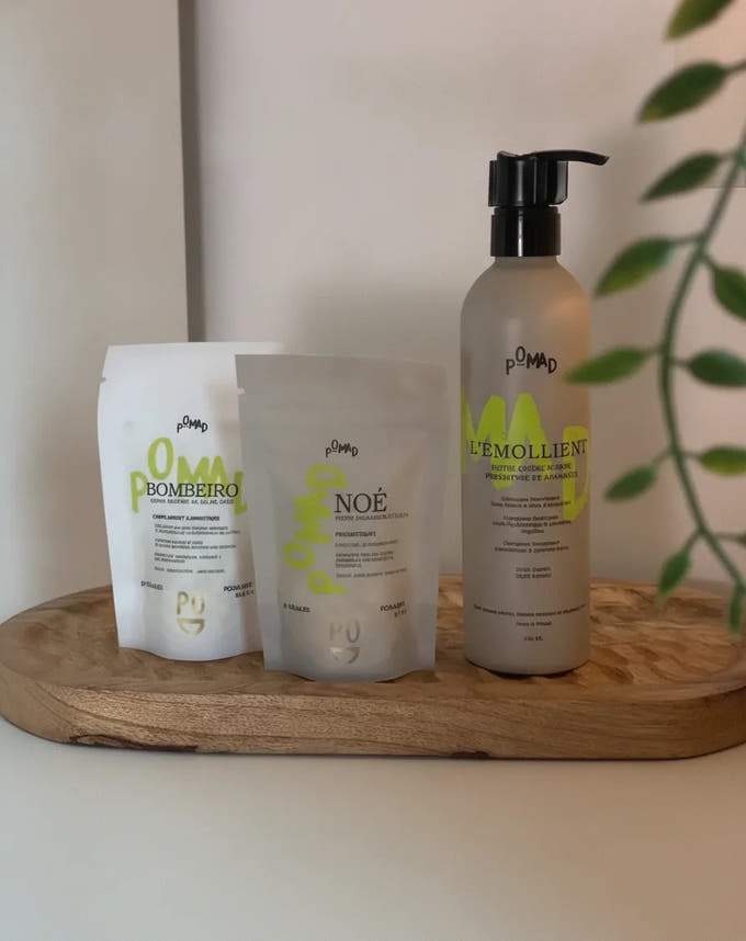 Les trois produits de la Cure In & Out réunis chez une cliente : l'Émollient, Noé et Bombeiro
